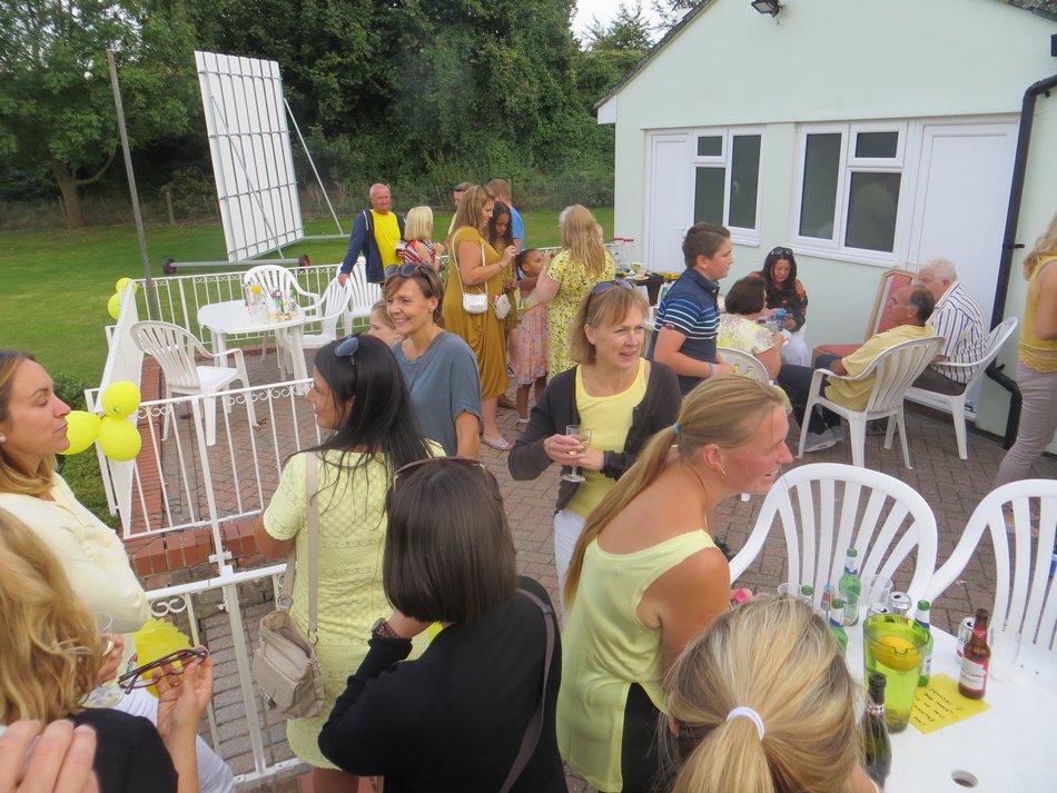 yellow_party_essex_air_ambulance_feering_2016-09-24 17-22-31